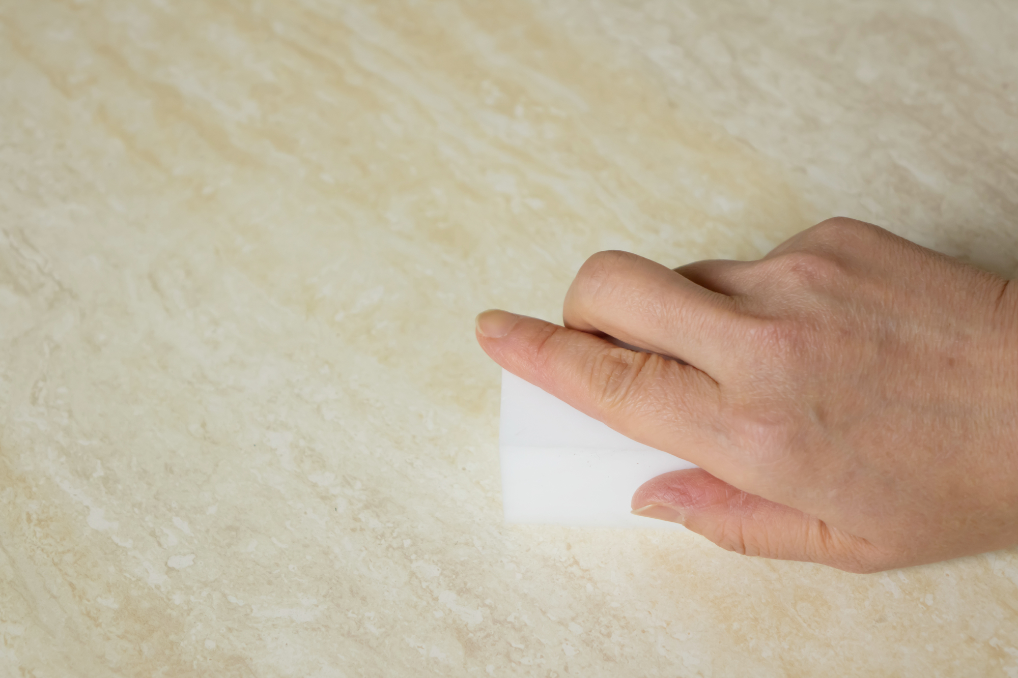 実は間違っているかも!?メラミンスポンジの正しい使い方とNG活用例【CaSy（カジー）】家事代行サービス